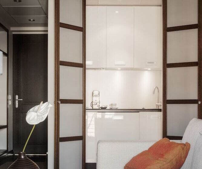 هتل Bergs Suites