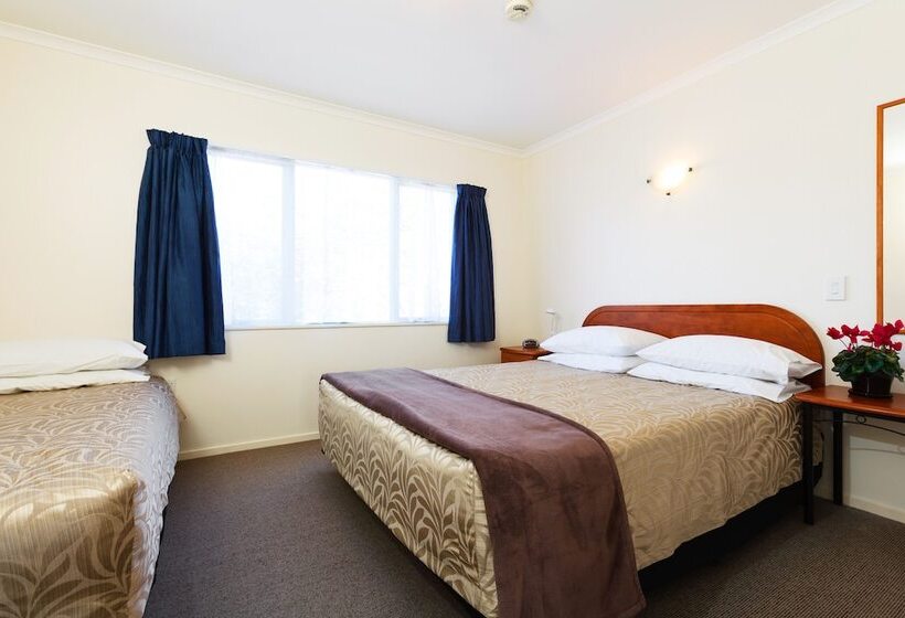 هتل Elliotts Kapiti Coast Motor Lodge