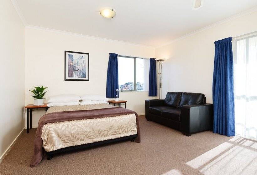 هتل Elliotts Kapiti Coast Motor Lodge