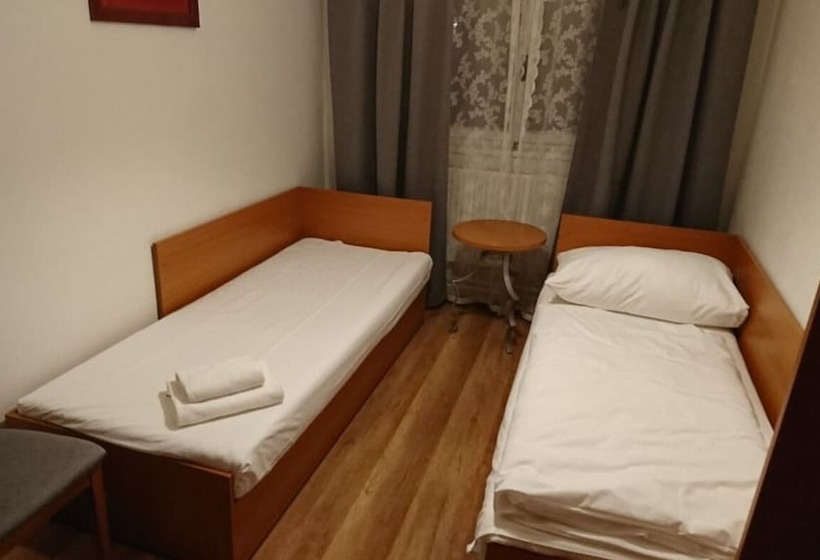 Gallery Hotel Sis