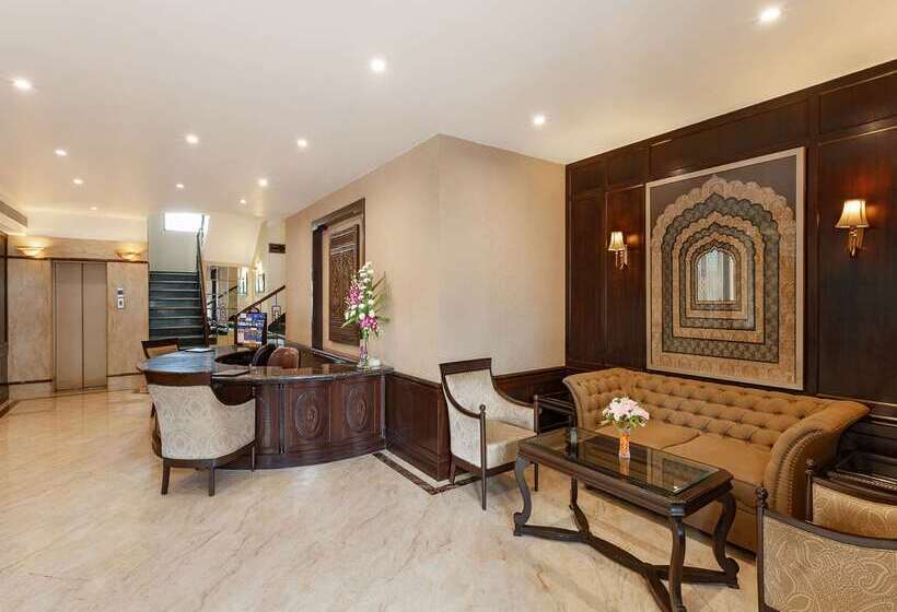 בית מלון כפרי La Place Sarovar Portico