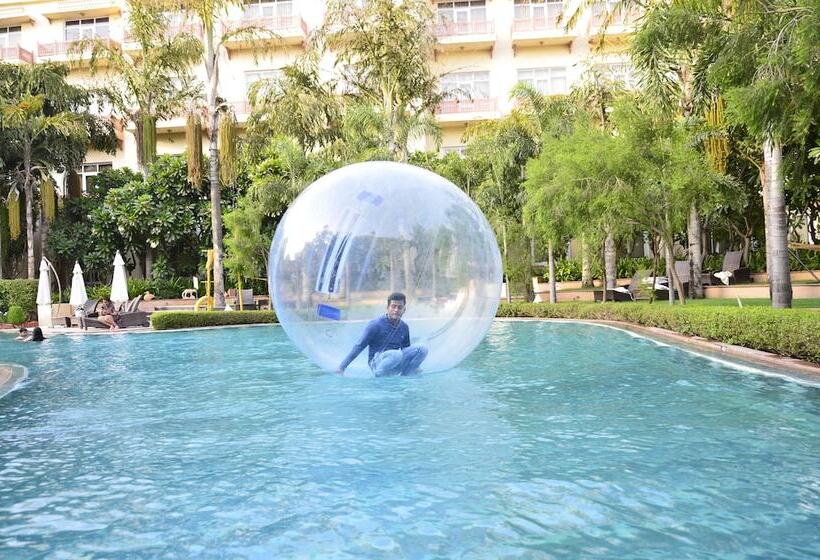 בית מלון כפרי Le Méridien Jaipur Resort & Spa