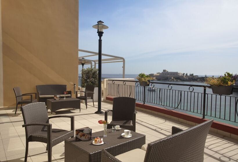 فندق Marina  Corinthia Beach Resort