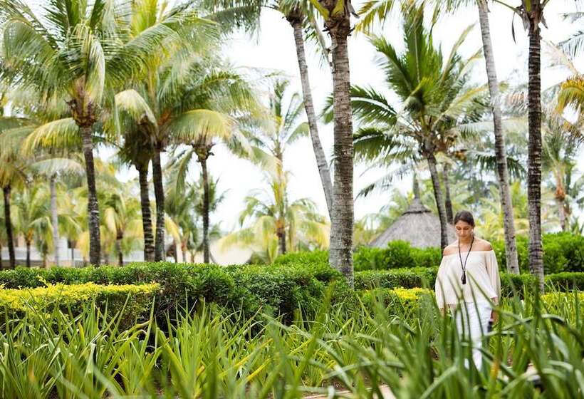 هتل Outrigger Mauritius Beach Resort
