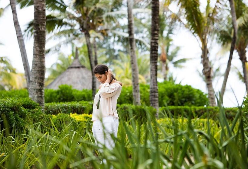 هتل Outrigger Mauritius Beach Resort