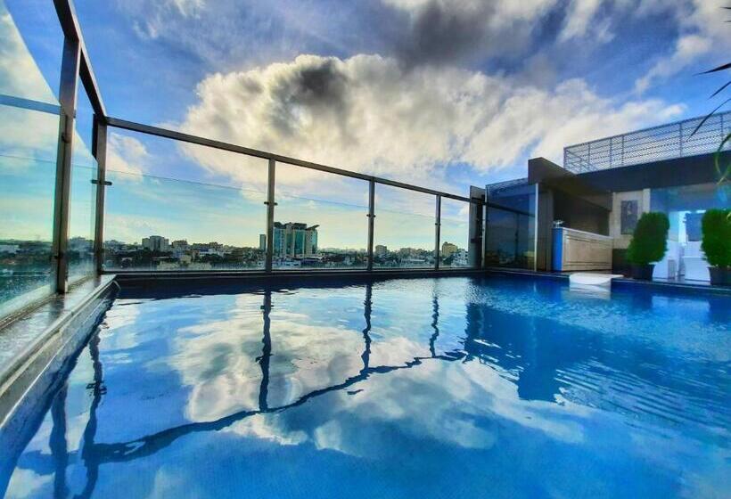 בית מלון כפרי Quality Inn Sabari