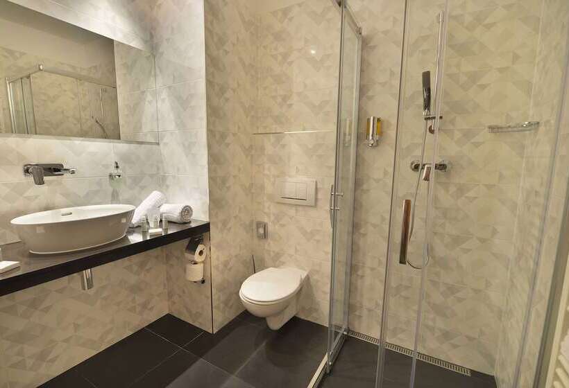 Fotos del hotel Ramada Airport  Prague:  12