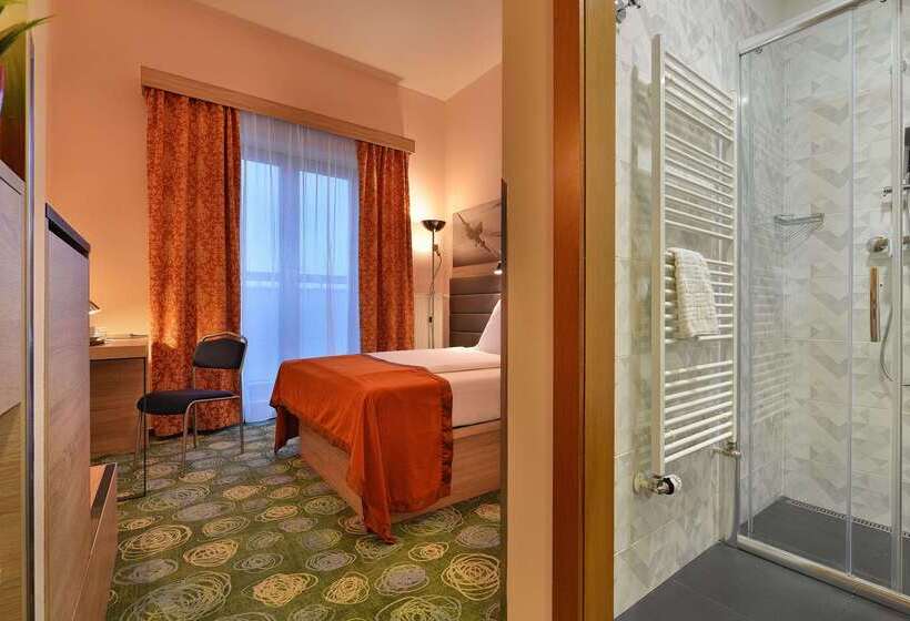 Fotos del hotel Ramada Airport  Prague:  23