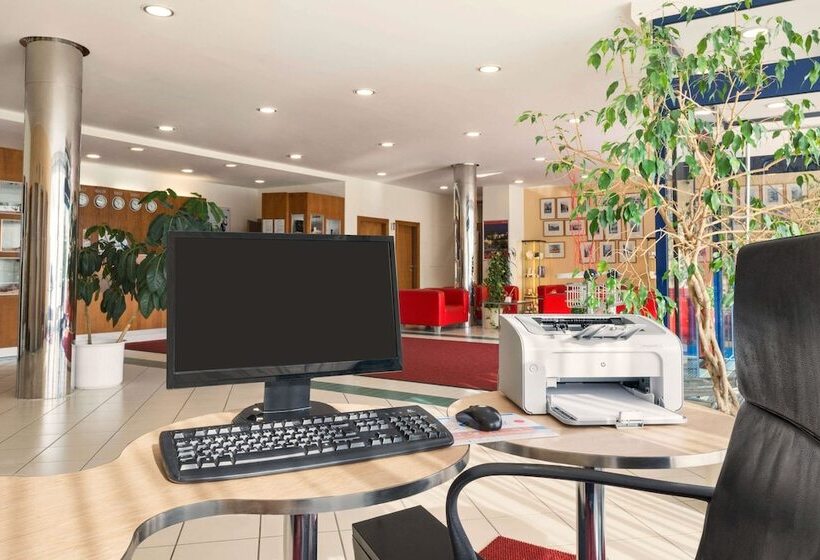 Fotos del hotel Ramada Airport  Prague:  43