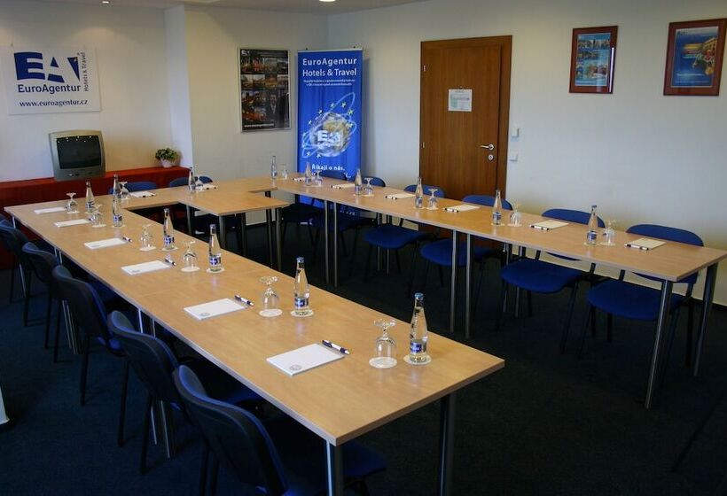 Fotos del hotel Ramada Airport  Prague:  29