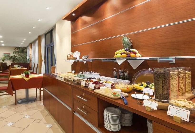 Fotos del hotel Ramada Airport  Prague:  21