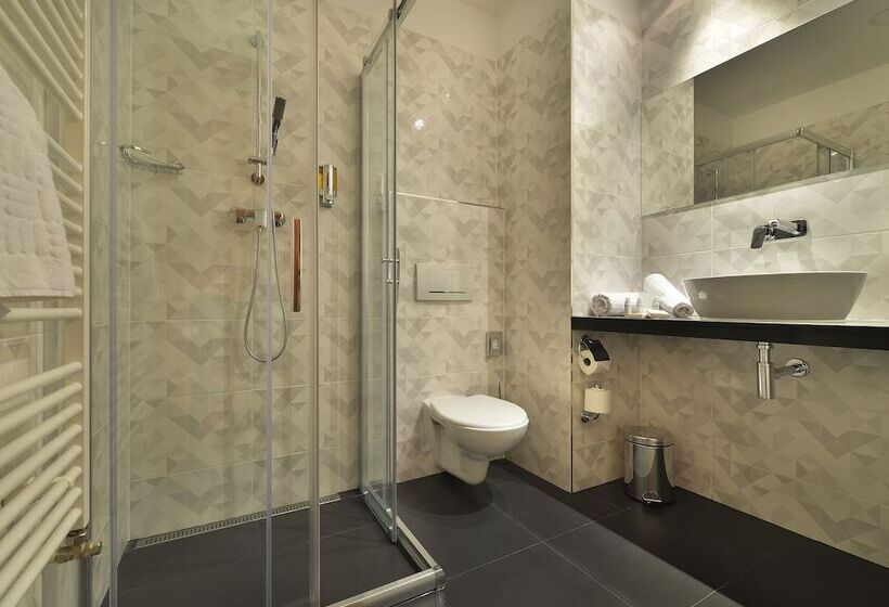 Fotos del hotel Ramada Airport  Prague:  8