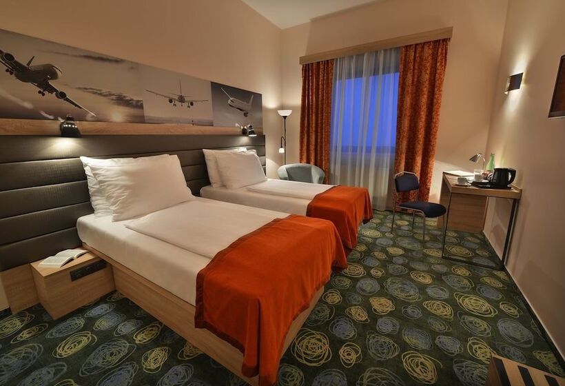 Fotos del hotel Ramada Airport  Prague:  6