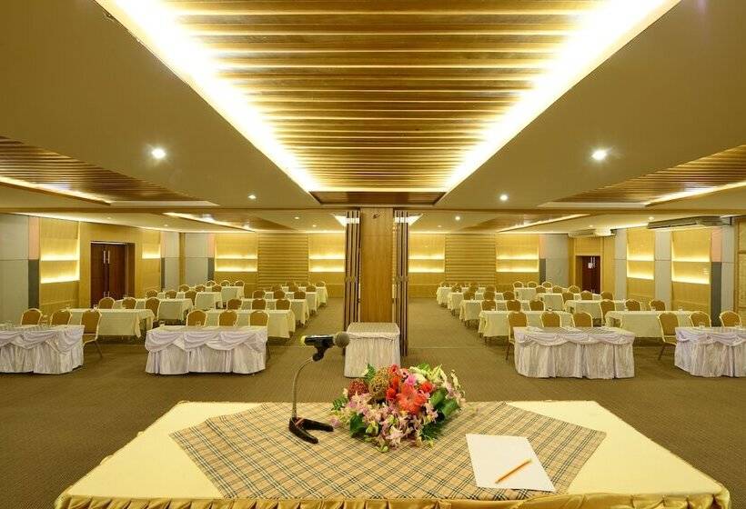 هتل Royal Phala Cliff Beach Resort