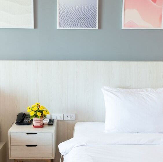 هتل Royal Phala Cliff Beach Resort
