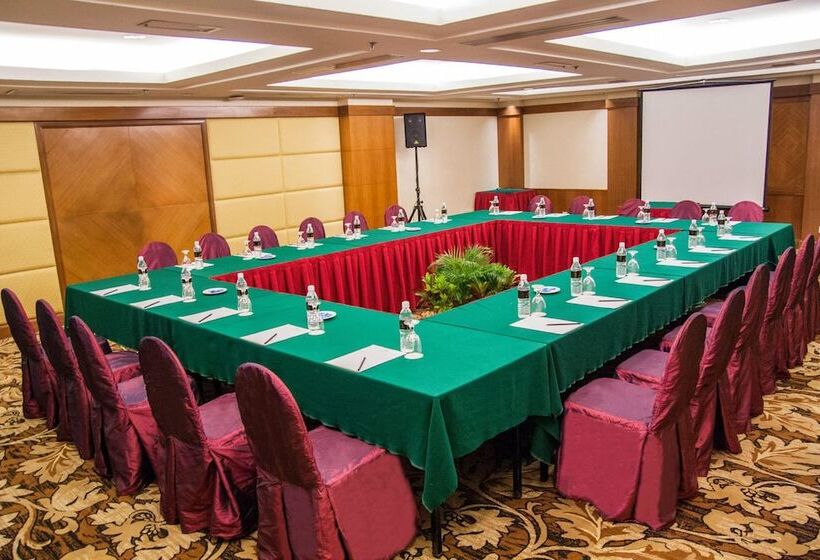 Summit Hotel Subang Usj