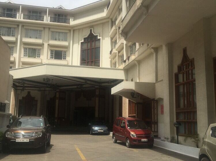 هتل The Chancery