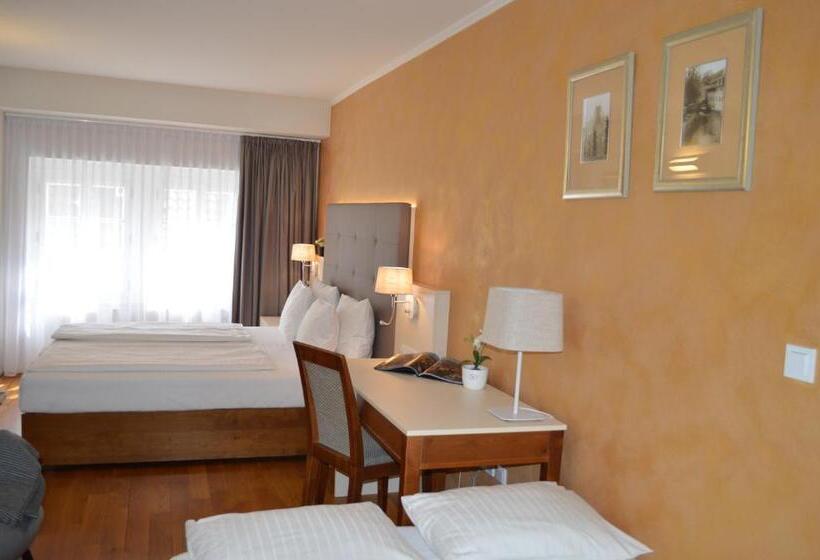 Fotos del hotel The Golden Wheel:  8