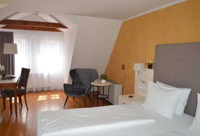 Fotos del hotel The Golden Wheel:  13