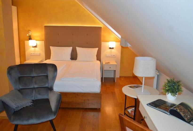 Fotos del hotel The Golden Wheel:  11