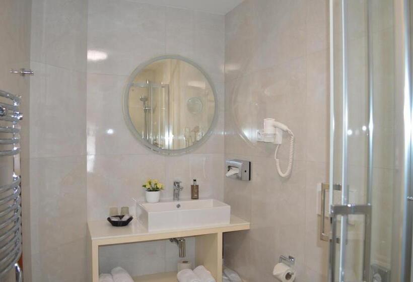 Fotos del hotel The Golden Wheel:  15