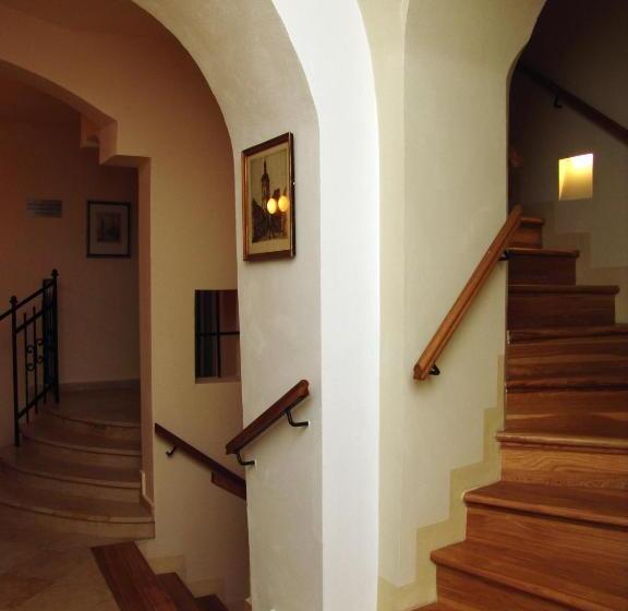 Fotos del hotel The Golden Wheel:  5