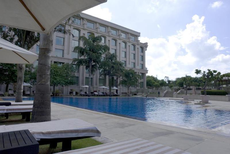 هتل The Grand New Delhi