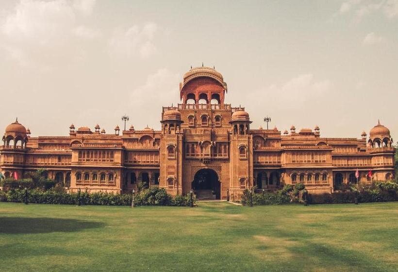 فندق The Laxmi Niwas Palace