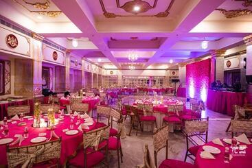 هتل The Raj Palace