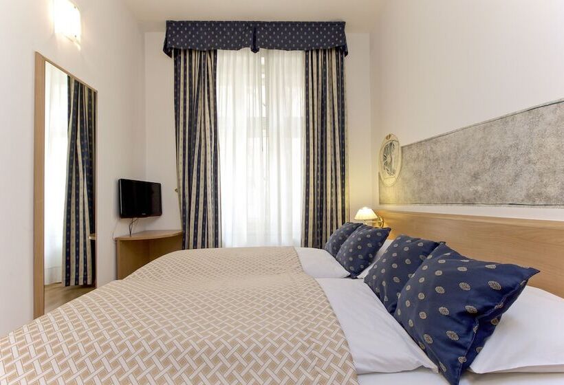 Fotos del hotel Tivoli Prague:  2