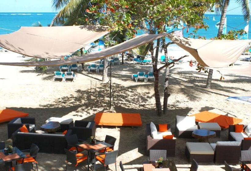 هتل Villa Taina