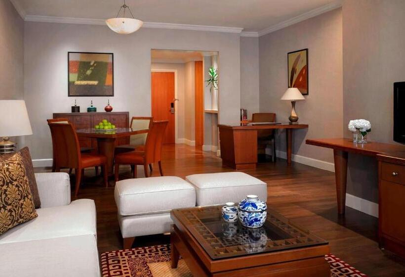 Mayfair Bangkok Marriott Executive Apartments