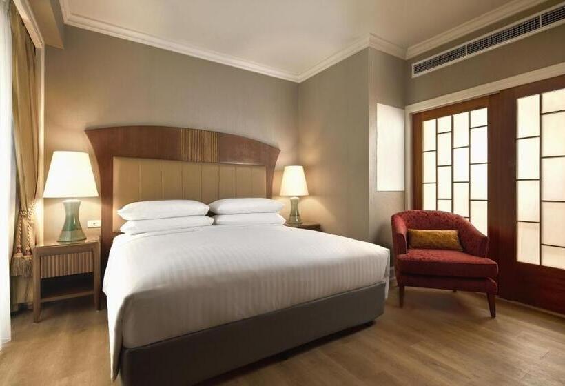 Mayfair Bangkok Marriott Executive Apartments