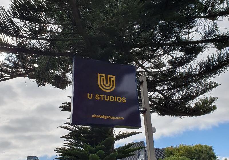 مُتل U Studios Paraparaumu Beach