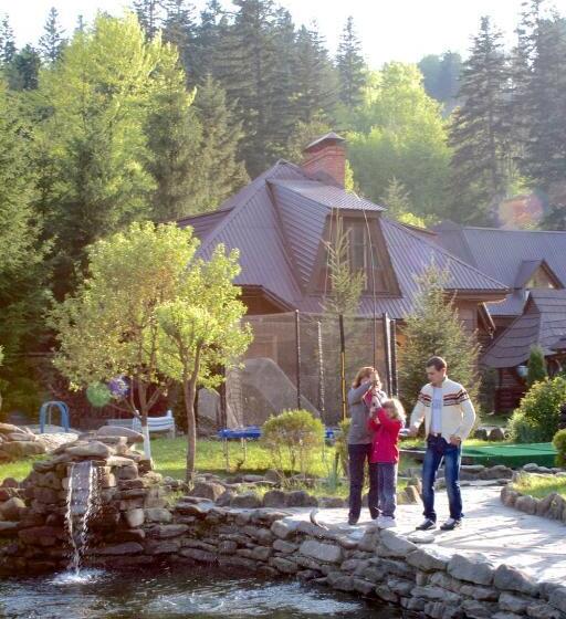 ユースホステル Smerekovyi Dvir