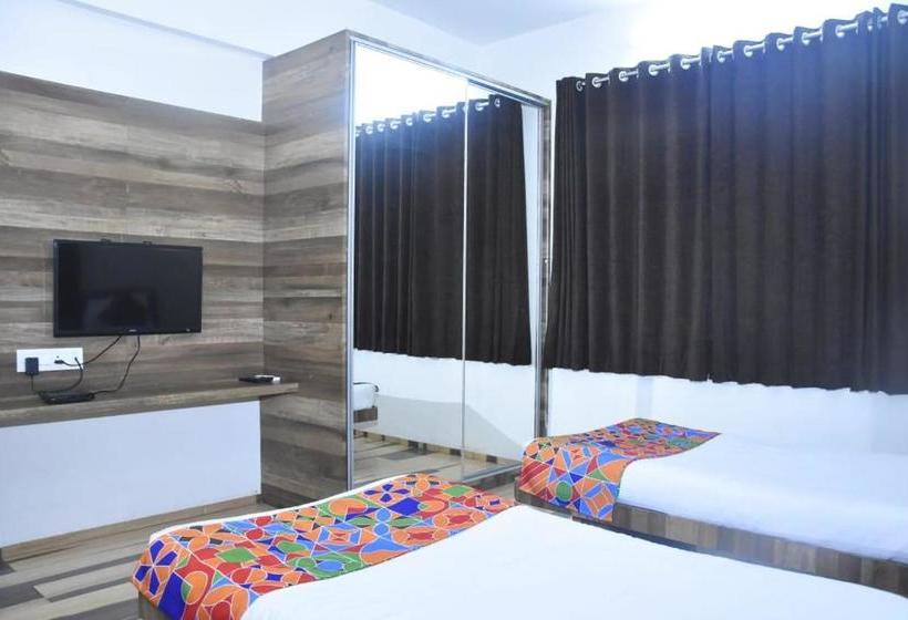 בית מלון כפרי Fab Nido Residency