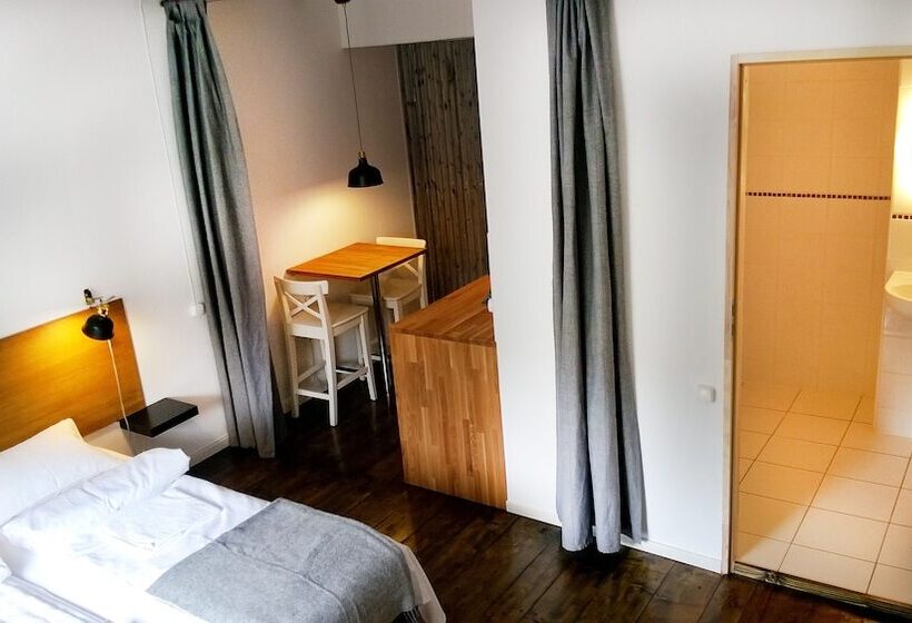 بنسيون Eriksmåla Art Residence