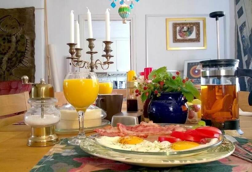 بنسيون Eriksmåla Art Residence