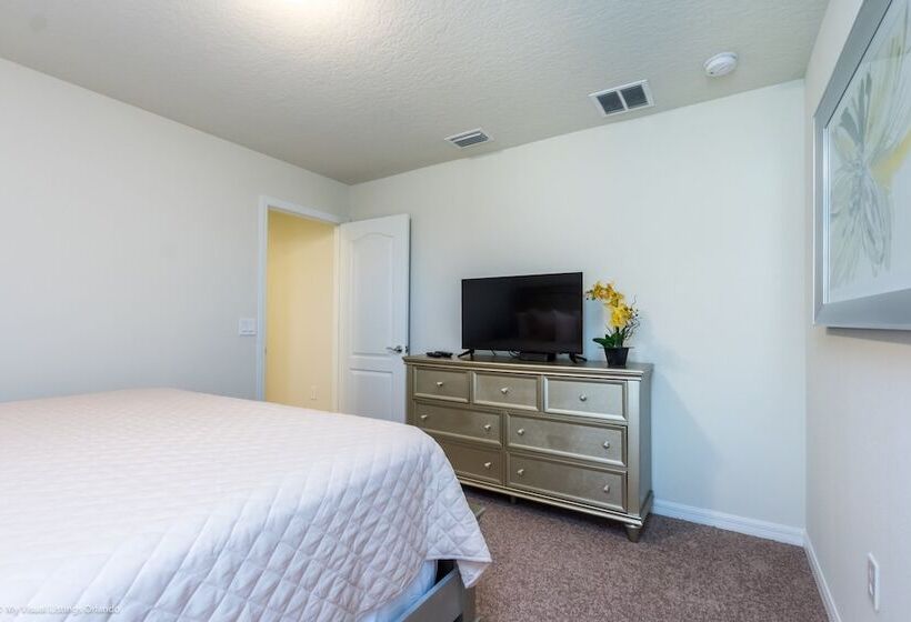 6 Bd 5 Bh House Game Room Pool Spa