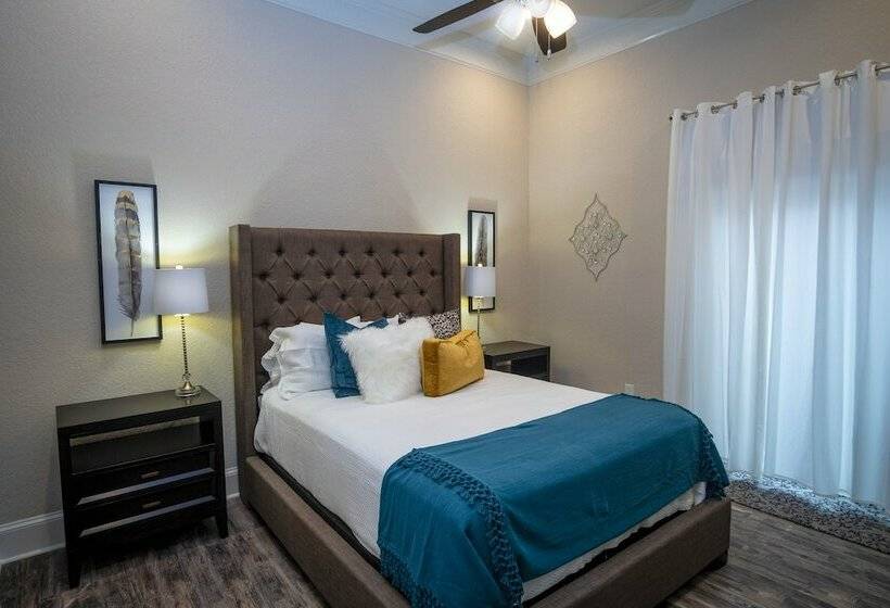 Brand New Large Impressive House Near Downtown!