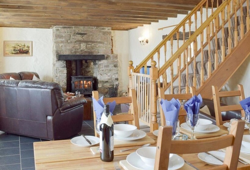 Bryntowy Cottage