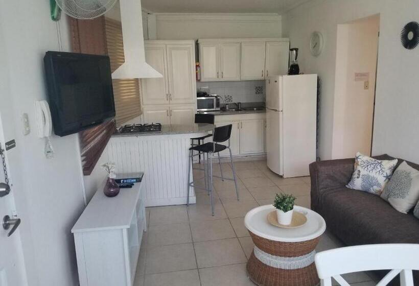 هتل Karimar Beach Condo