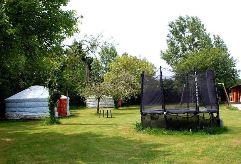 ホテル Le Village Insolite Yourte Et Roulotte