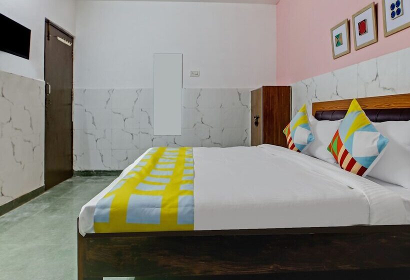 هتل Oyo Home 38093 Designer Stay Near Sector 59 Metro Station