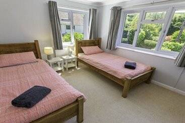 Ladywell Croyde 6 Bedrooms, Sleeps 12, Hot Tub