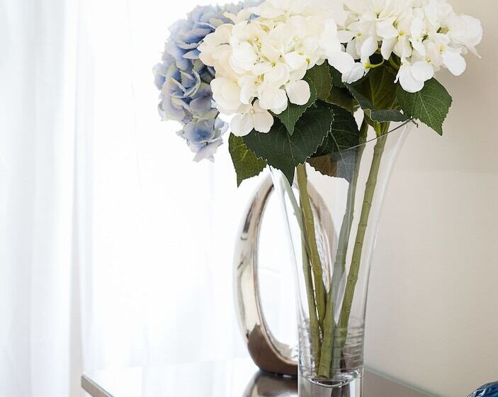 Luxury 5 Bedroom Villa With Parking And Ac