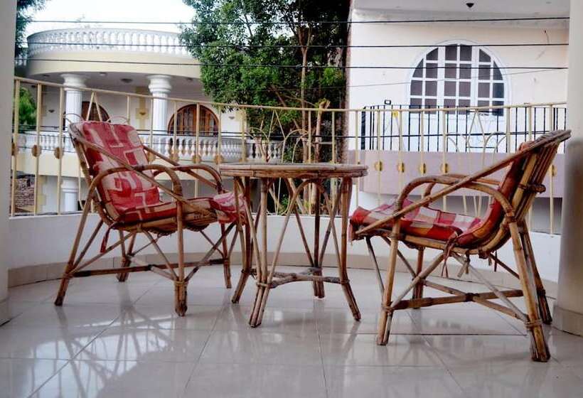 پانسیون Hermina Guest House