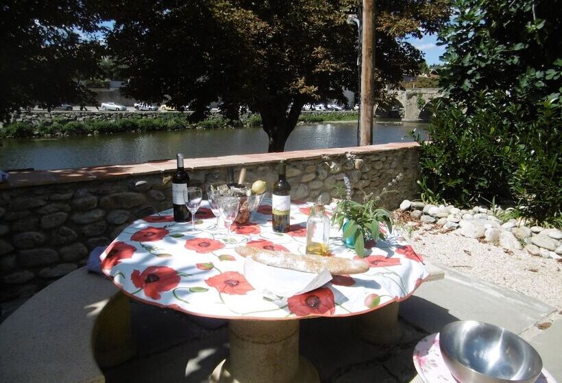 بنسيون Limoux Riverside Gardens