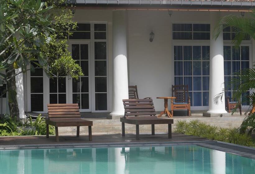 پانسیون Pearl Villa Welhengoda