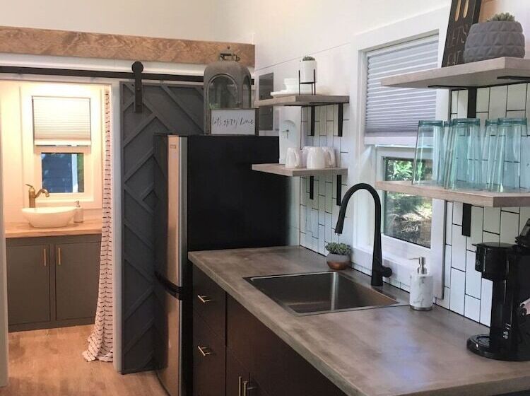 אתר נופש Tiny Estates Tiny Homes